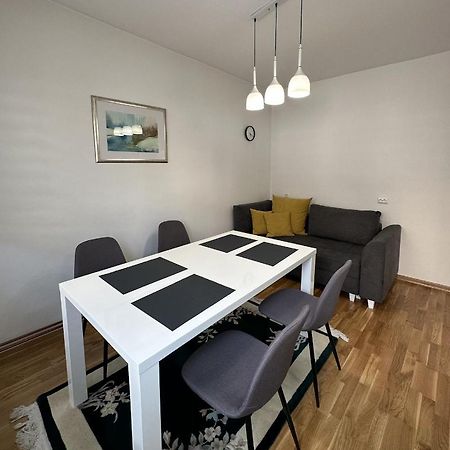 B Home Apartment For Rent ซาราเยโว ภายนอก รูปภาพ