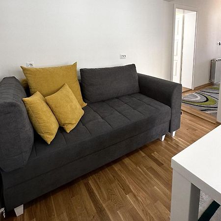 B Home Apartment For Rent ซาราเยโว ภายนอก รูปภาพ