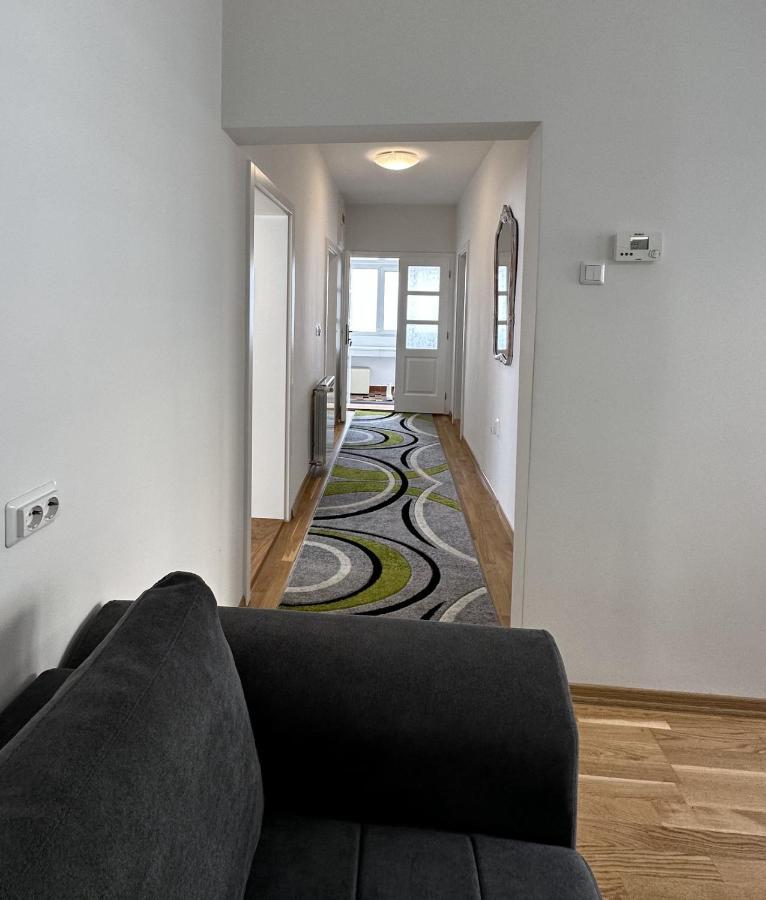 B Home Apartment For Rent ซาราเยโว ภายนอก รูปภาพ