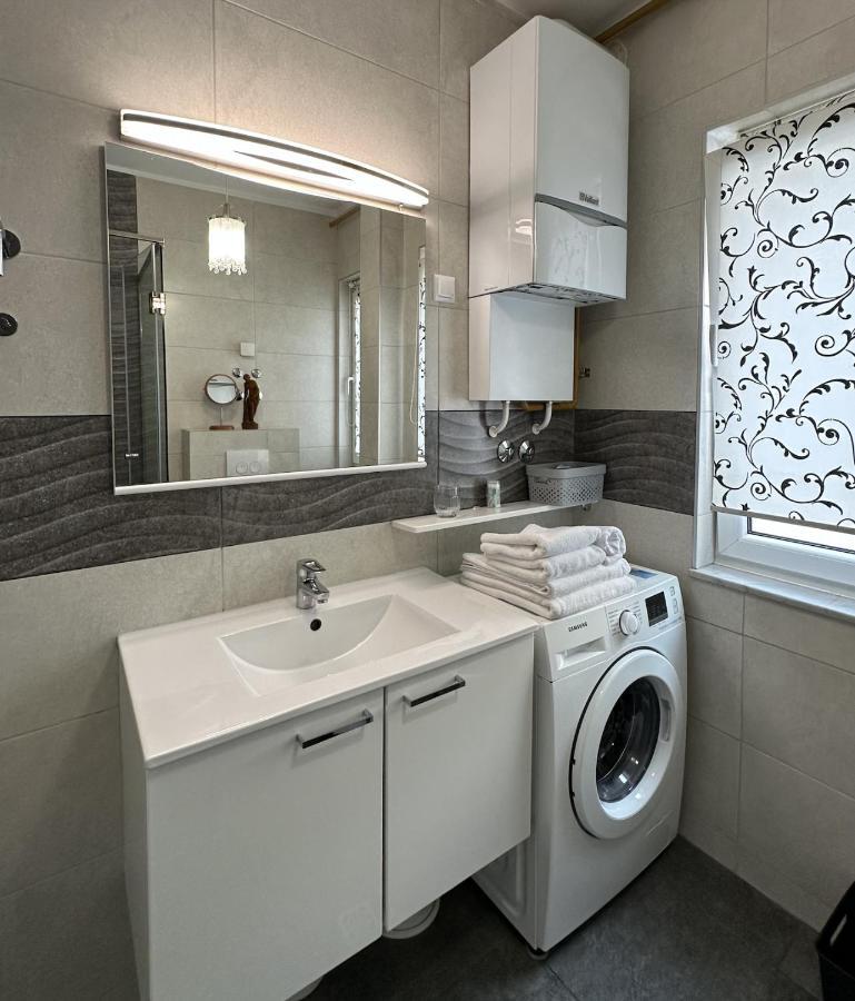 B Home Apartment For Rent ซาราเยโว ภายนอก รูปภาพ