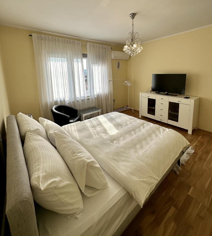 B Home Apartment For Rent ซาราเยโว ภายนอก รูปภาพ