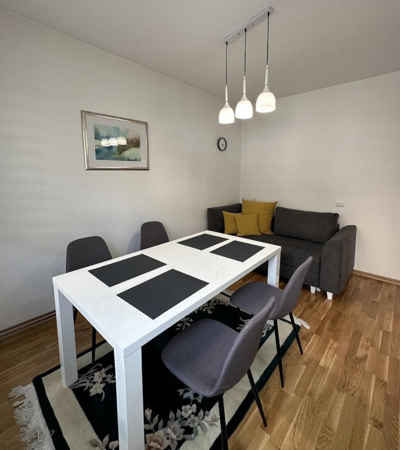 B Home Apartment For Rent ซาราเยโว ภายนอก รูปภาพ