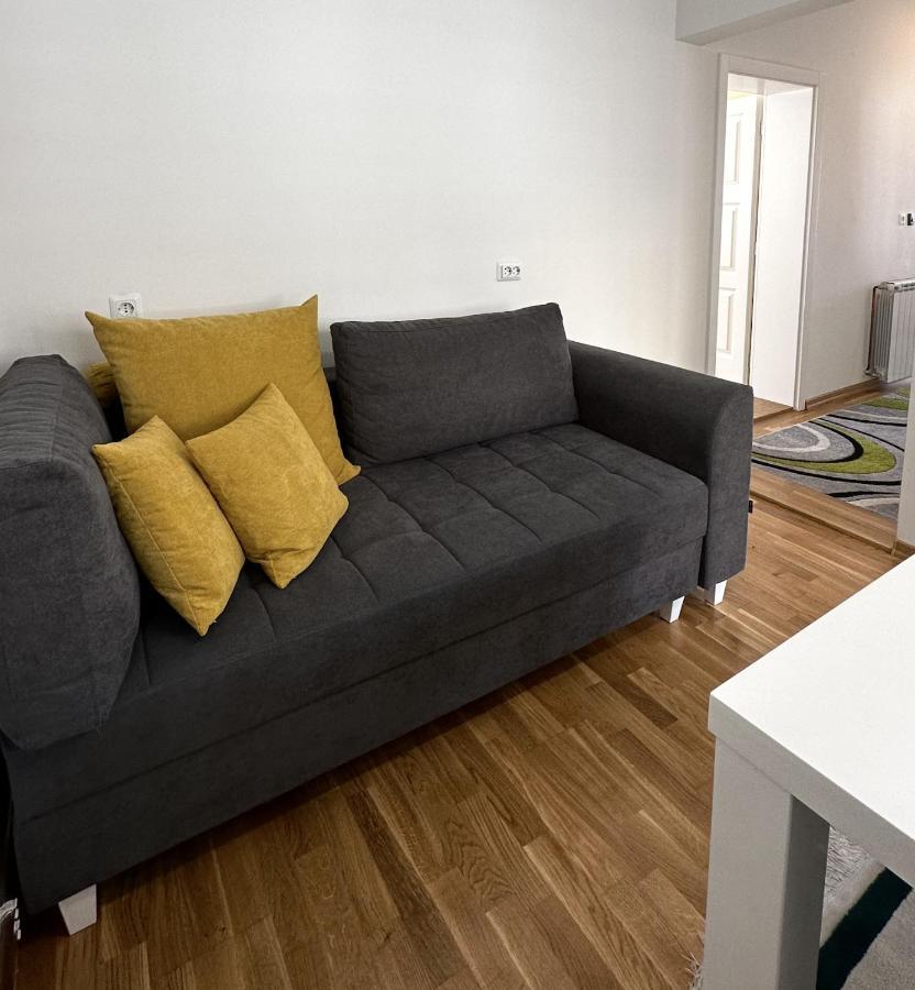 B Home Apartment For Rent ซาราเยโว ภายนอก รูปภาพ